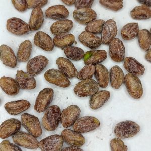 مغز پسته کاراملی طعم شیرین و بافت ترد و شکننده